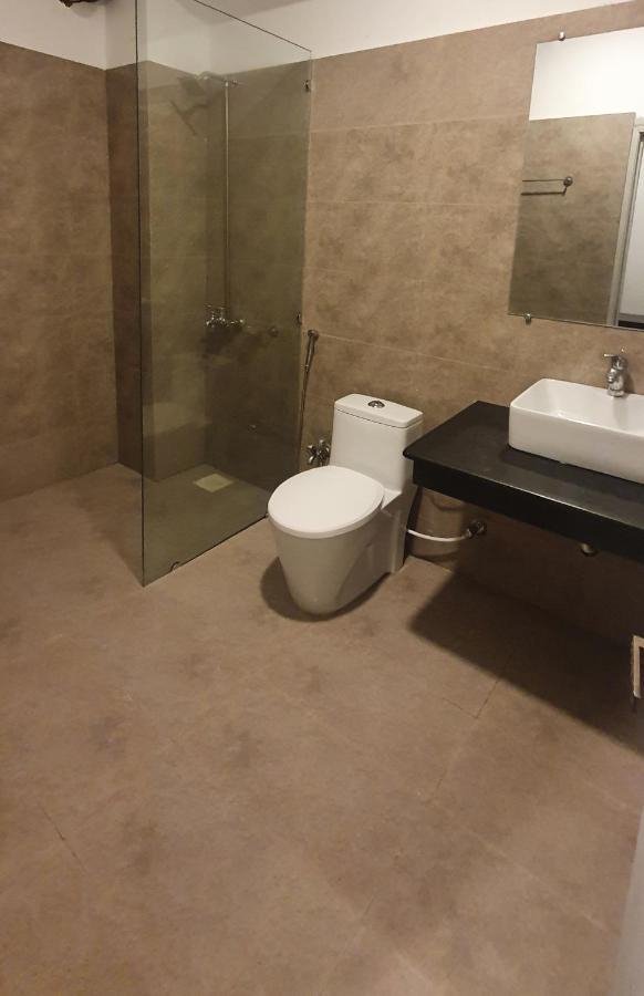 Mudan Hotel Islamabad Bagian luar foto